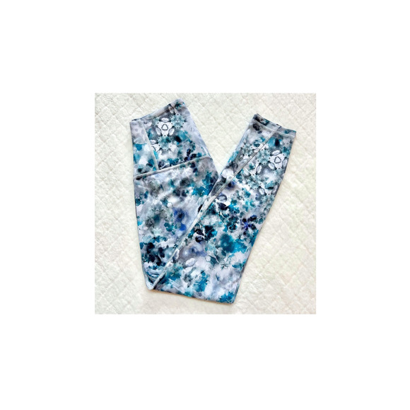 Lululemon Unlimit HR Tight - Picture 2 of 6